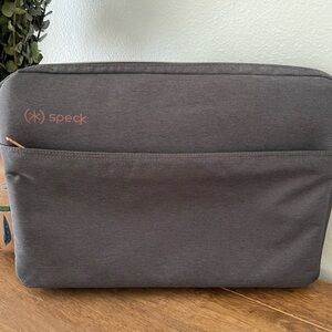 Speck Gray Laptop Bag Unisex Rose gold zipper hardware